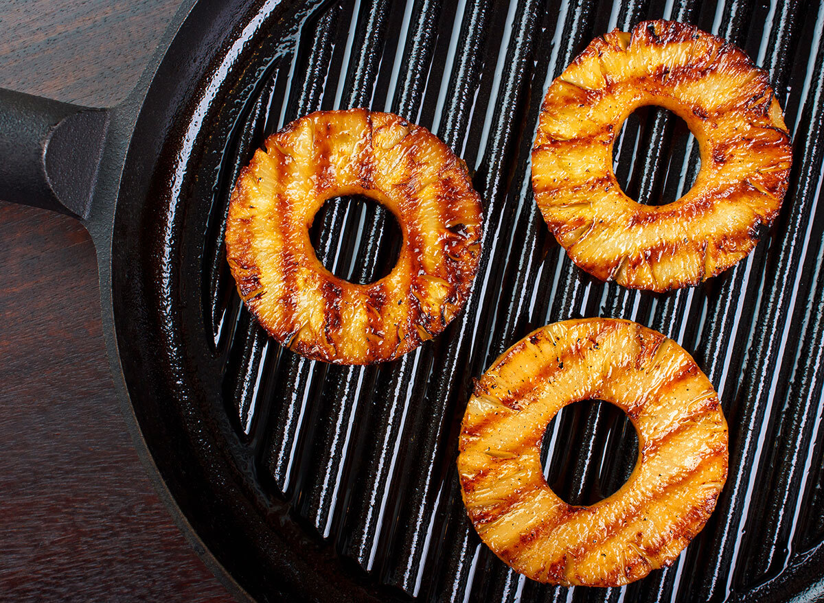 grilled pineapple slices