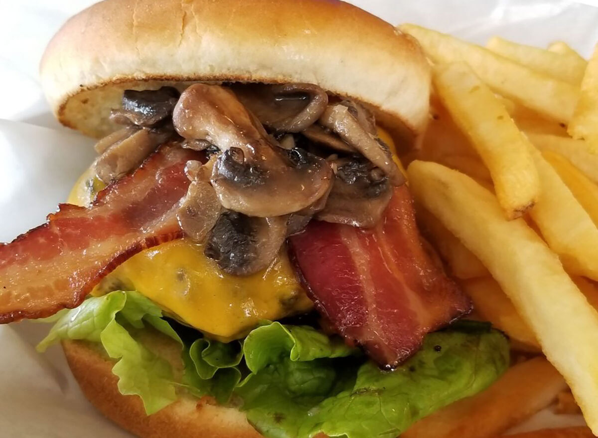 wrangler burger at the saddle room in hawaii