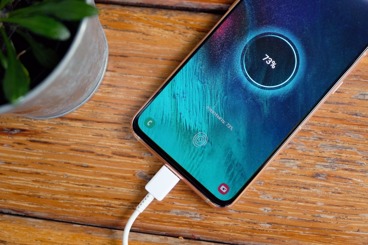 android smartphone charging