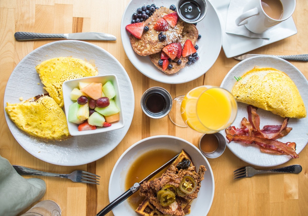 Big breakfast with eggs and fruit habits after 40