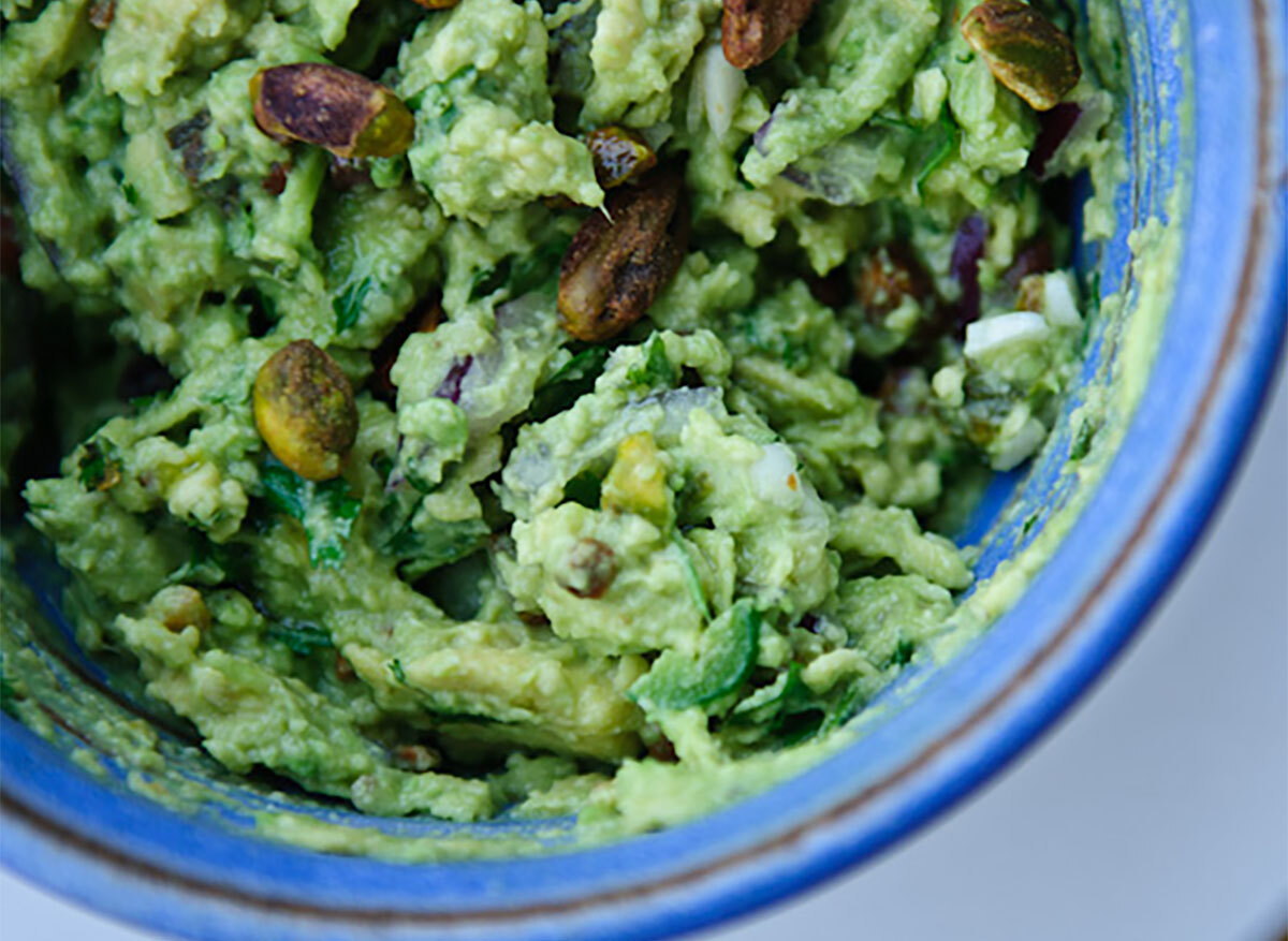 guacamole with pistachios