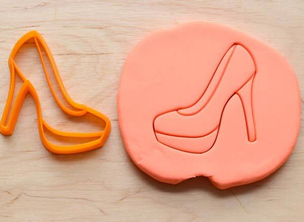 High heel shoes cookie cutter