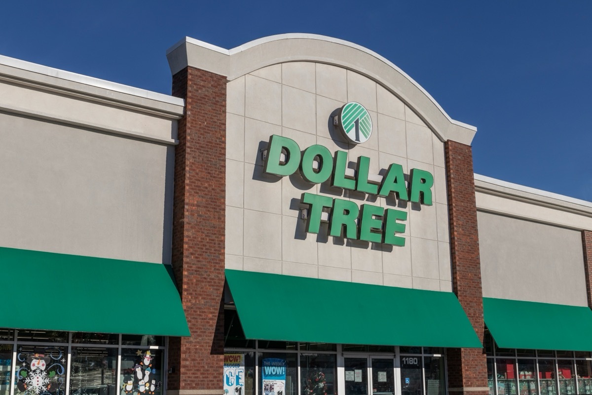 Dollar Tree Outside Storefront