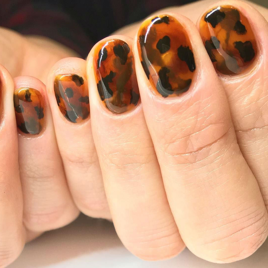 Subdued glamour | Tortoiseshell Nails are Autumn's Coolest Manicure Trend | Her Beauty