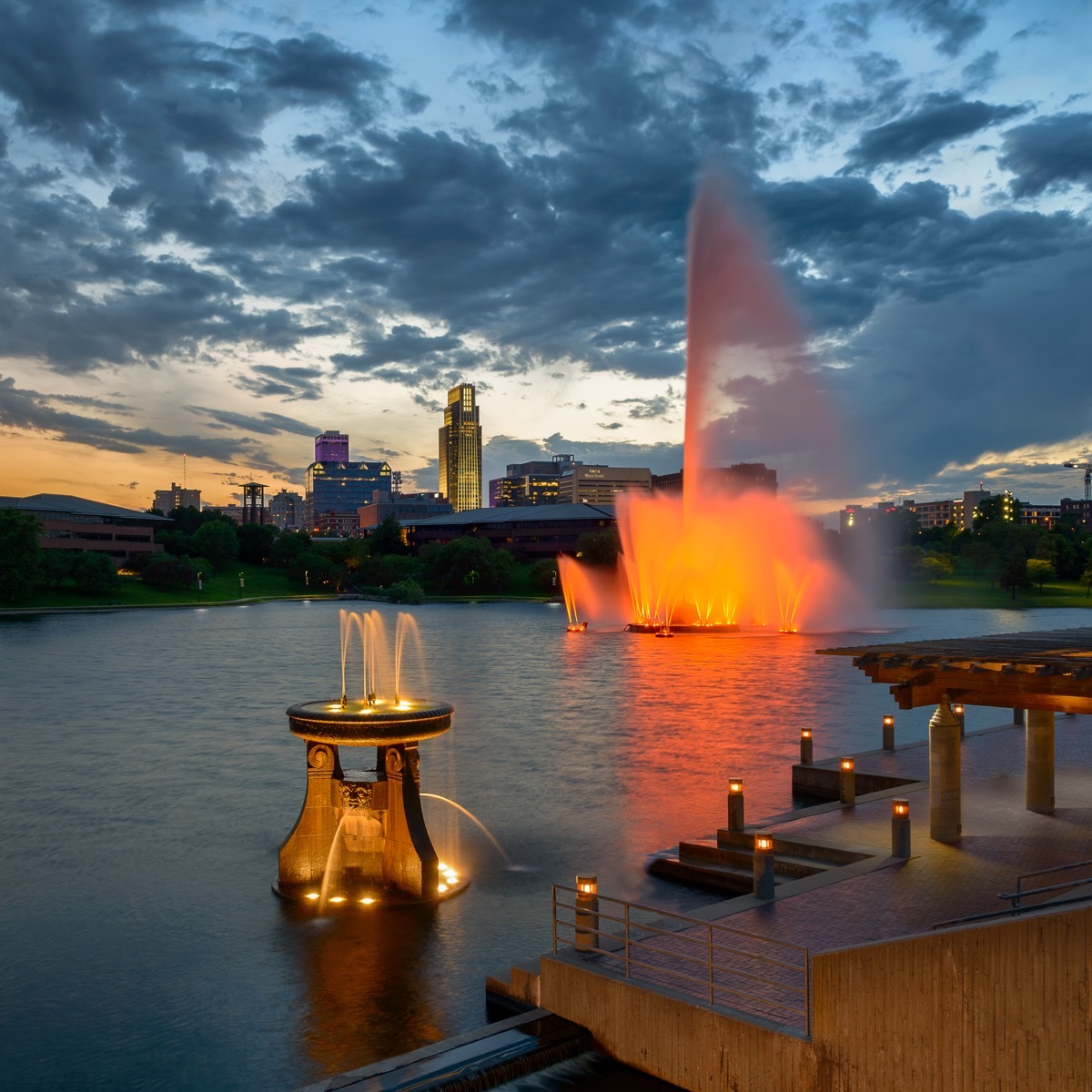 the heartland of america park and fountain in omaha nebraska