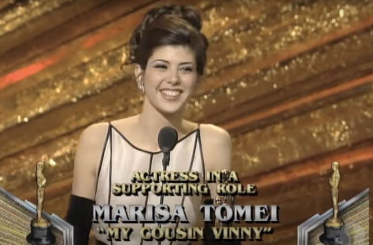 Marisa Tomei accepting her Oscaar in 1993