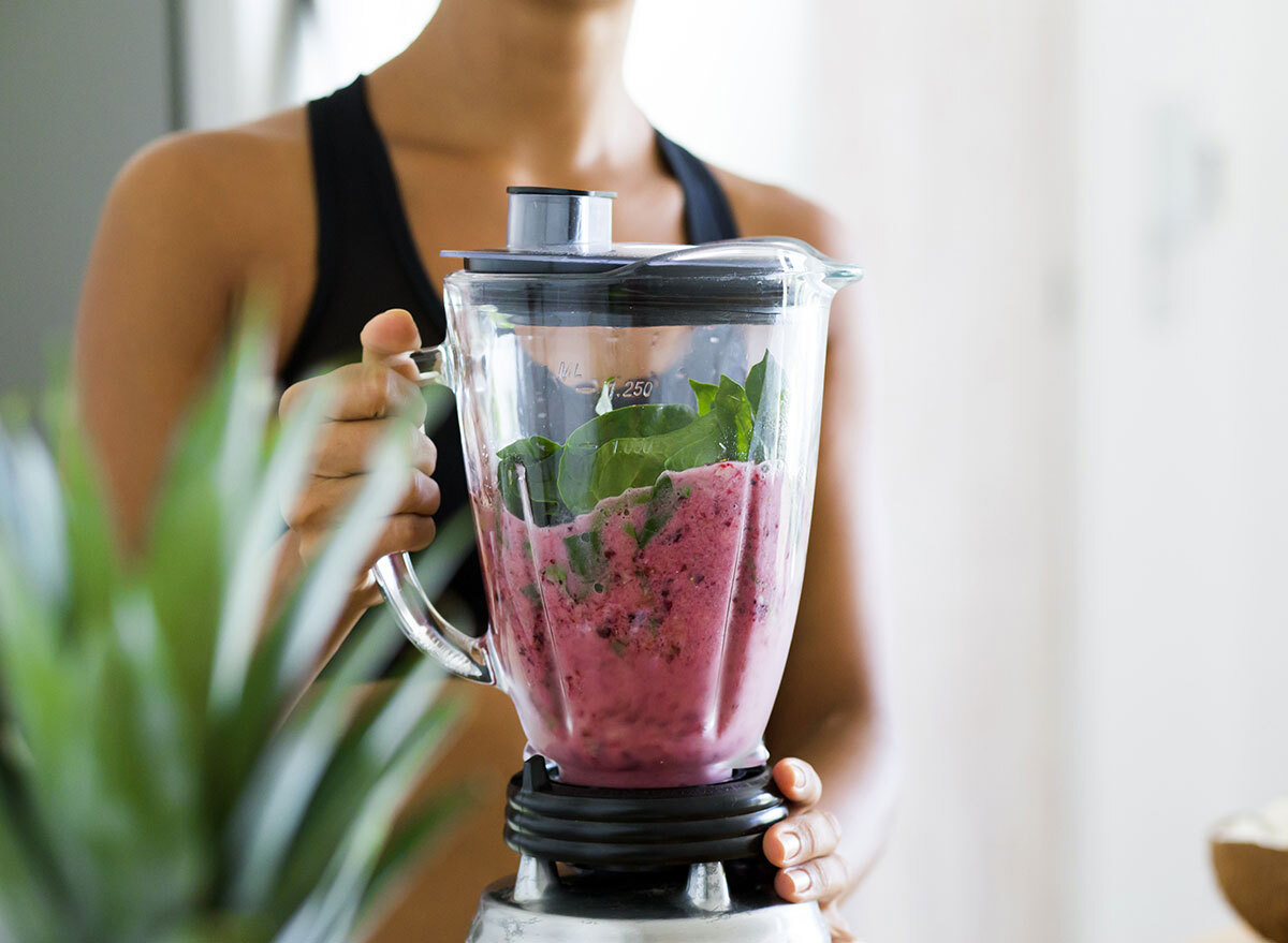 blending smoothie