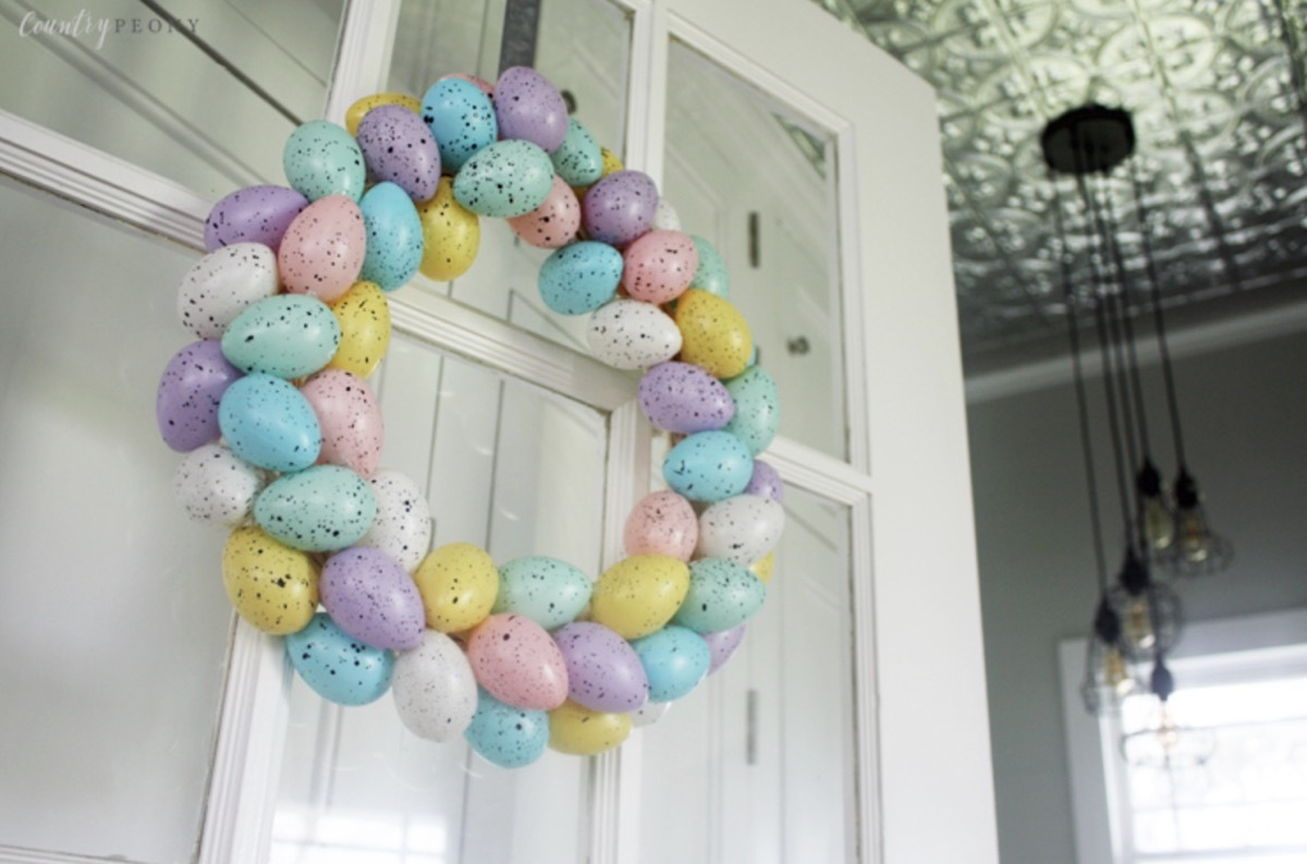 Eggs wreath