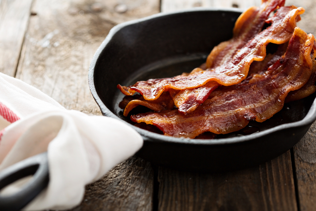 bacon in pan