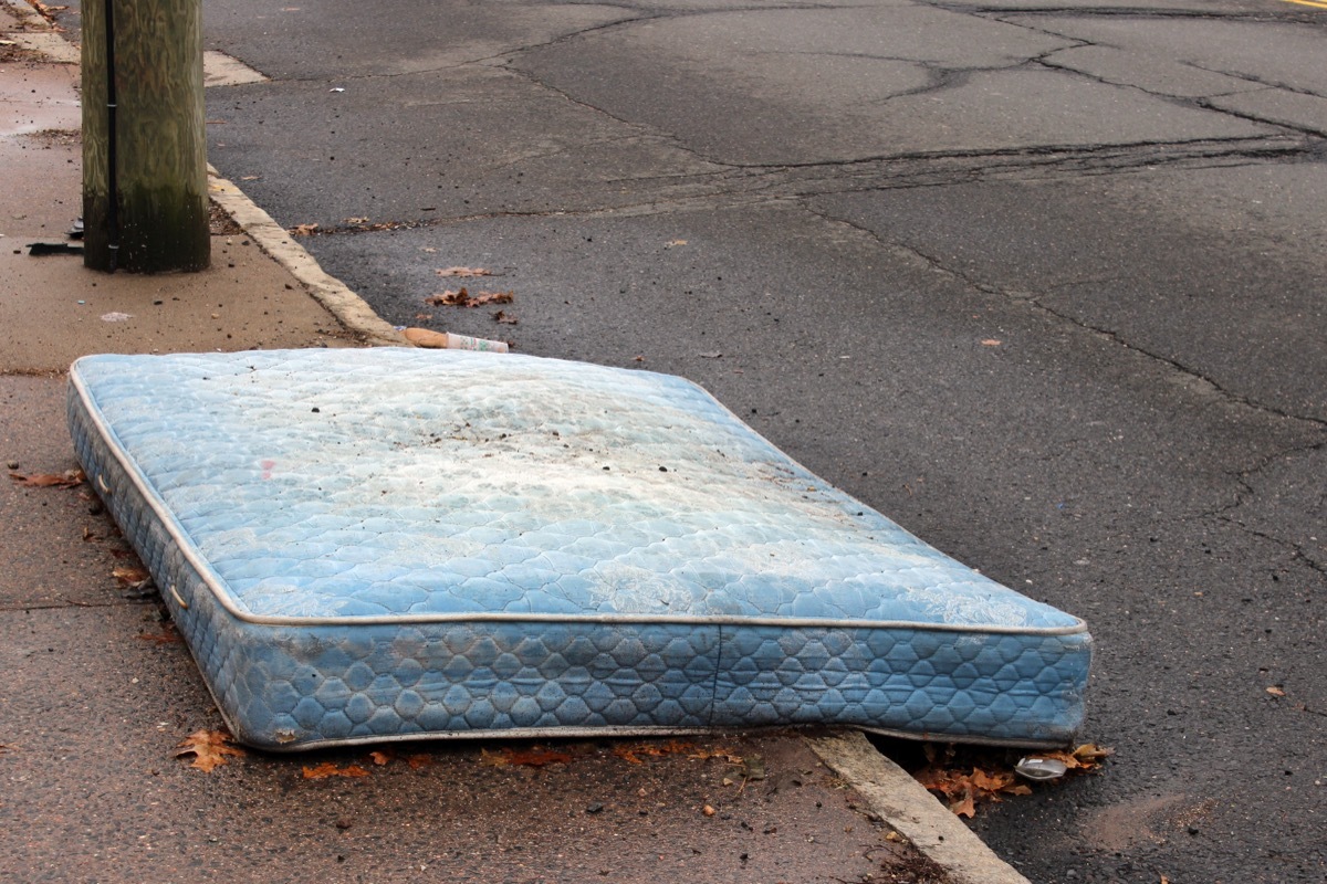 Old Mattress on the Curb {Get Rid of Old Stuff}