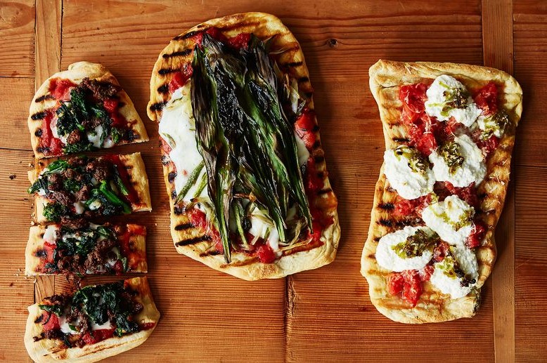 Flatbread Pizzas | 12 Grilling Recipes You've Gotta Try This Summer | Her Beauty