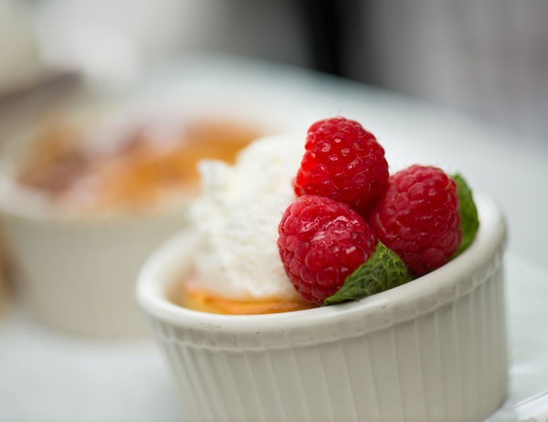 yard house mini lemon souffle cake