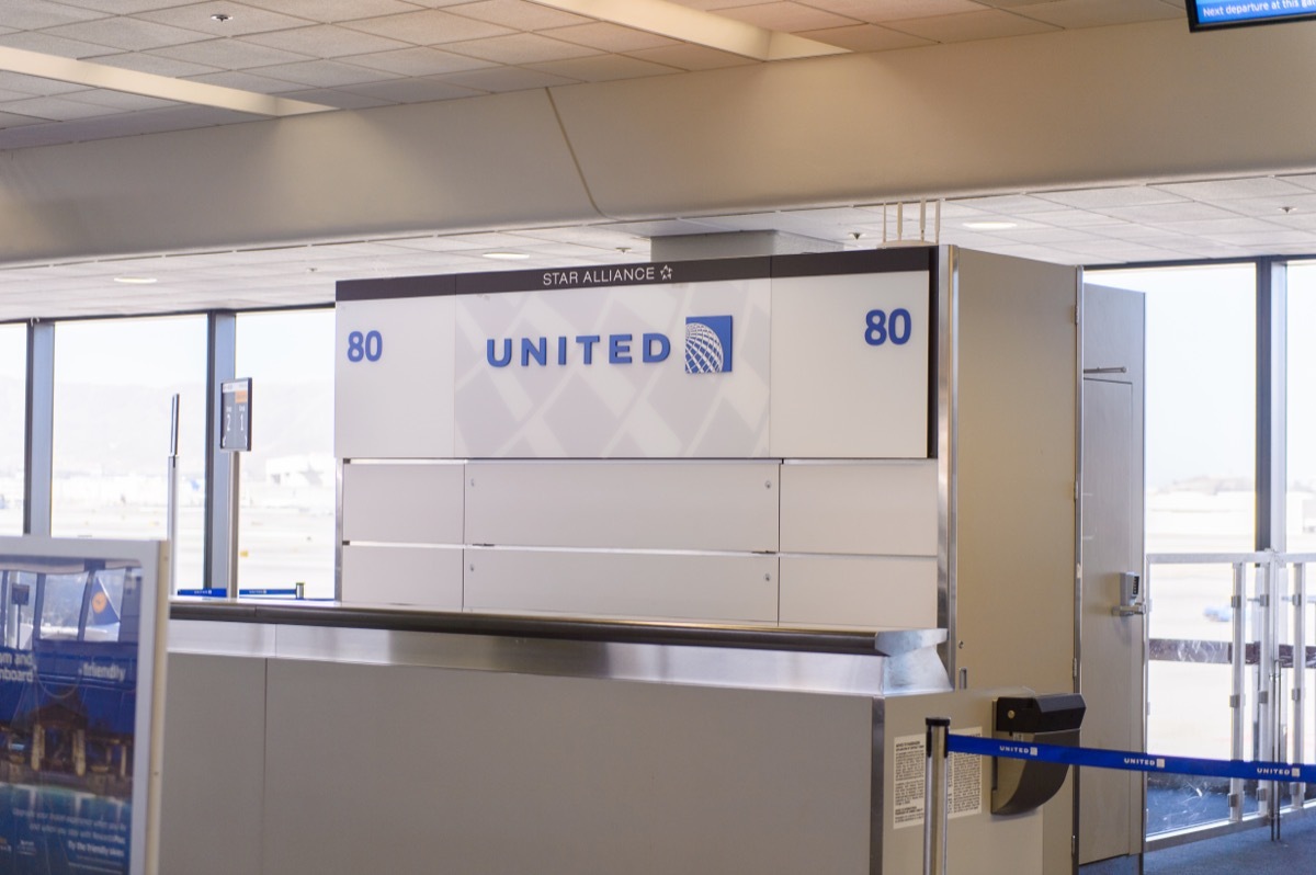 united gate desk