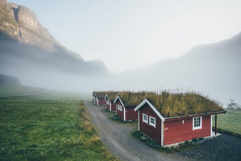 amazing-fairytale-grass-roofs-of-scandinavia-05