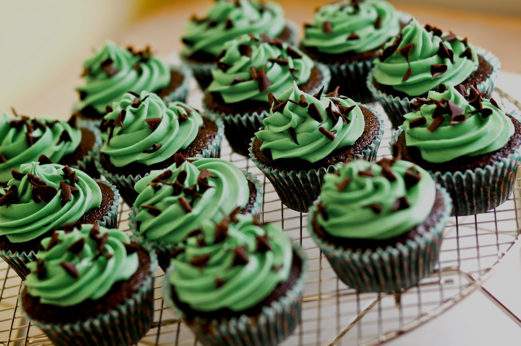 What Cupcake Are You According to Your Horoscope - Chocolate-mint cupcake