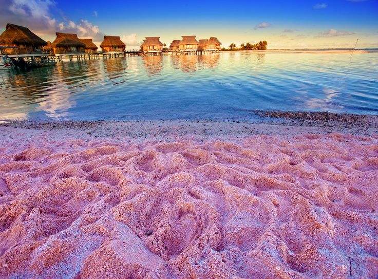 amazing_places_to_find_pink_sand_beaches_01