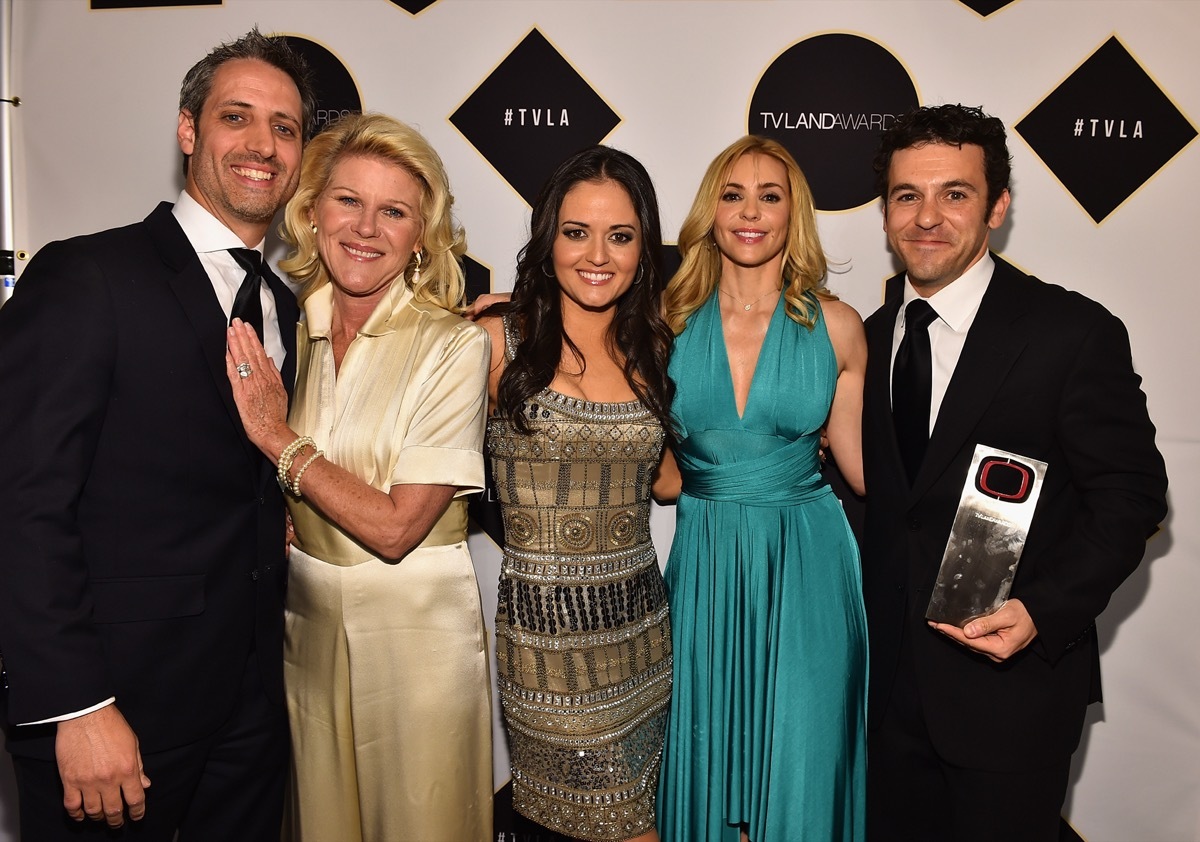 Josh Saviano, Alley Mills, Danica McKellar, Olivia d'Abo and Fred Savage in 2015