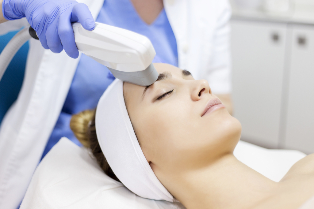 Intense Pulsed Light Treatment Anti-Aging