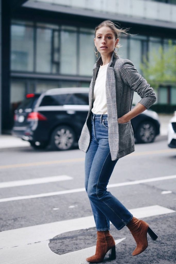  A pair of jeans and a white tee | 9 Chic and Simple Thanksgiving Outfits Ideas | Her Beauty