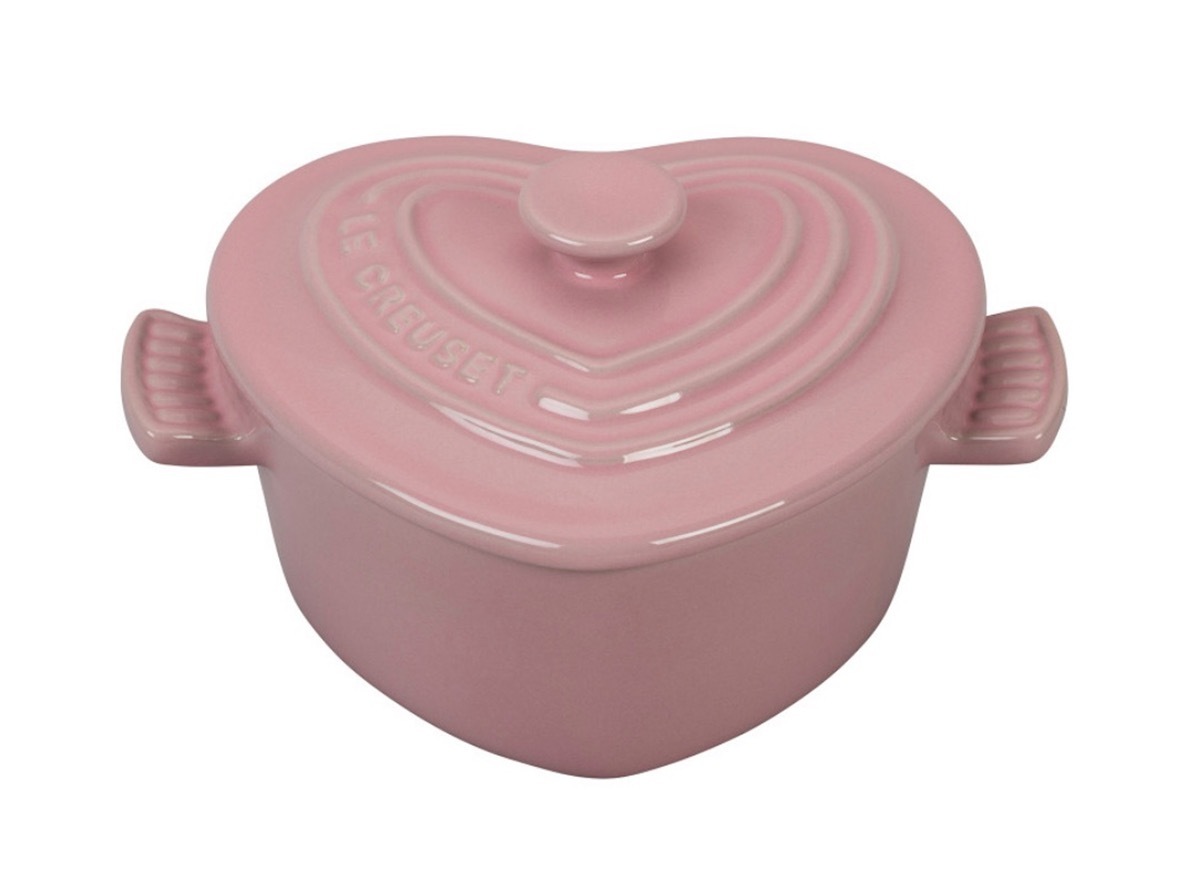 le creuset heart dish, millennial pink kitchen accessories