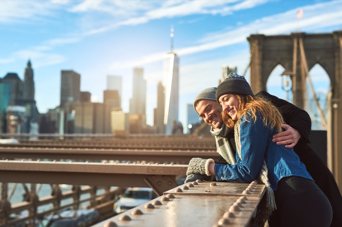 couple on romantic date in nyc