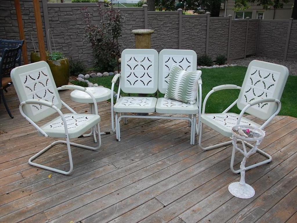 1950s Metal Patio Set Worst Home Decorating Trends