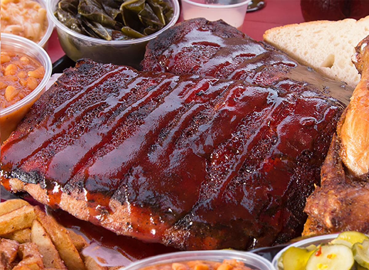 plate of ribs with sauce