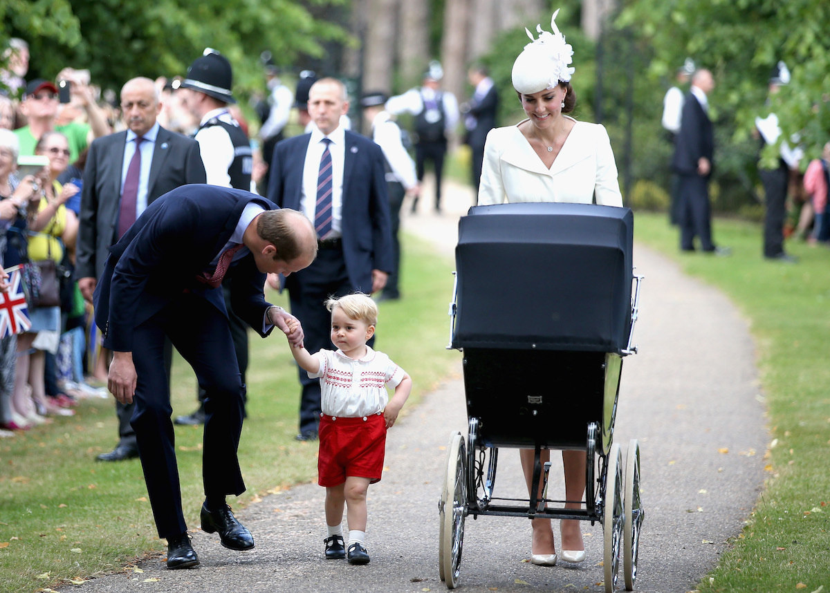 Prince William and Catherine, Duchess of Cambridge show their new-born baby boy to the world's media, standing on the steps outside the Lindo Wing of St Mary's Hospital in London on July 23, 2013. 