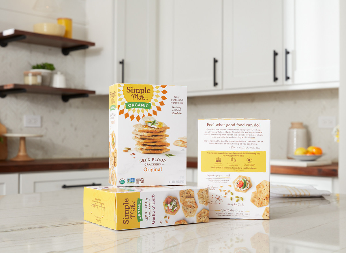 simple mills organic crackers