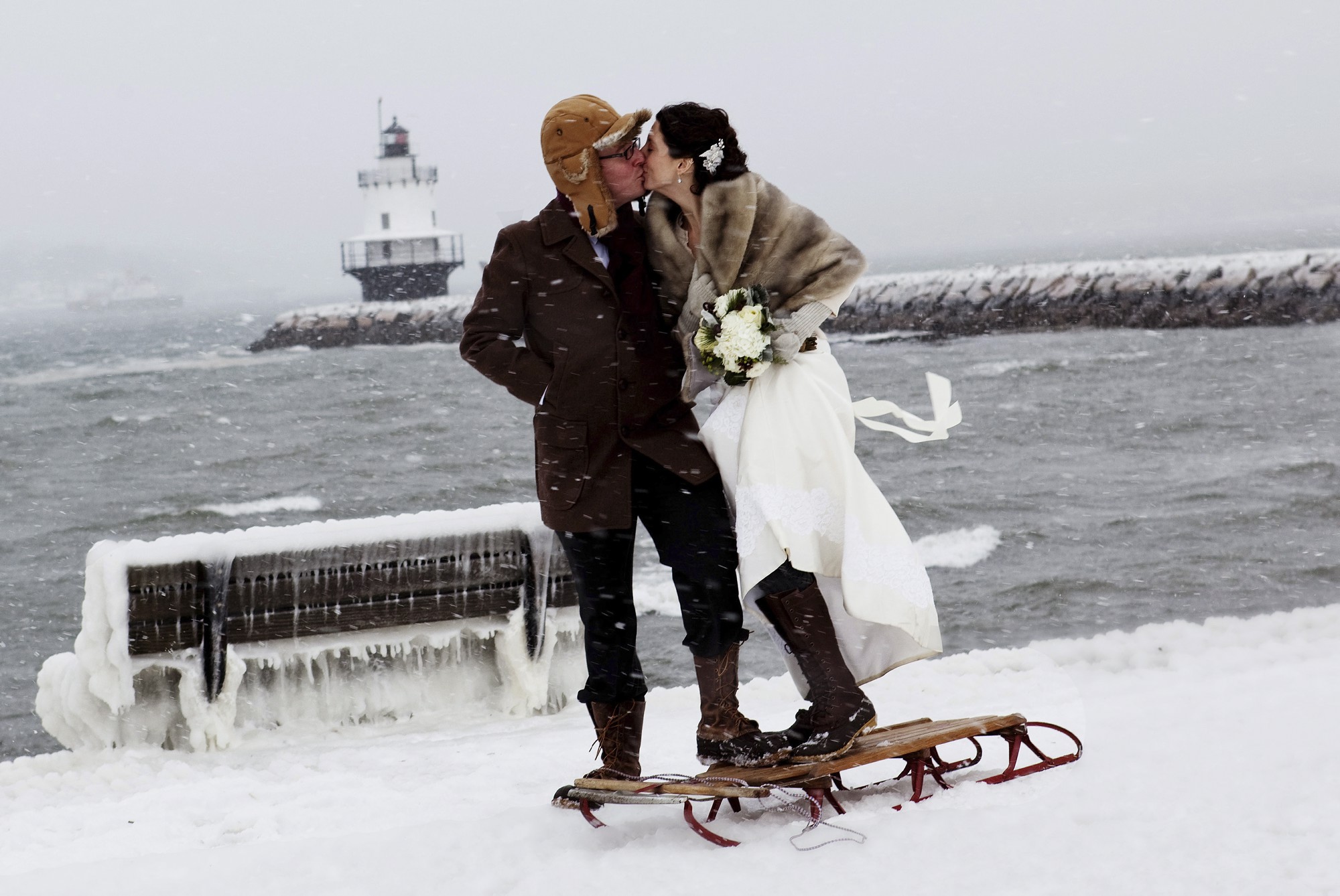 10 advantages of winter weddings