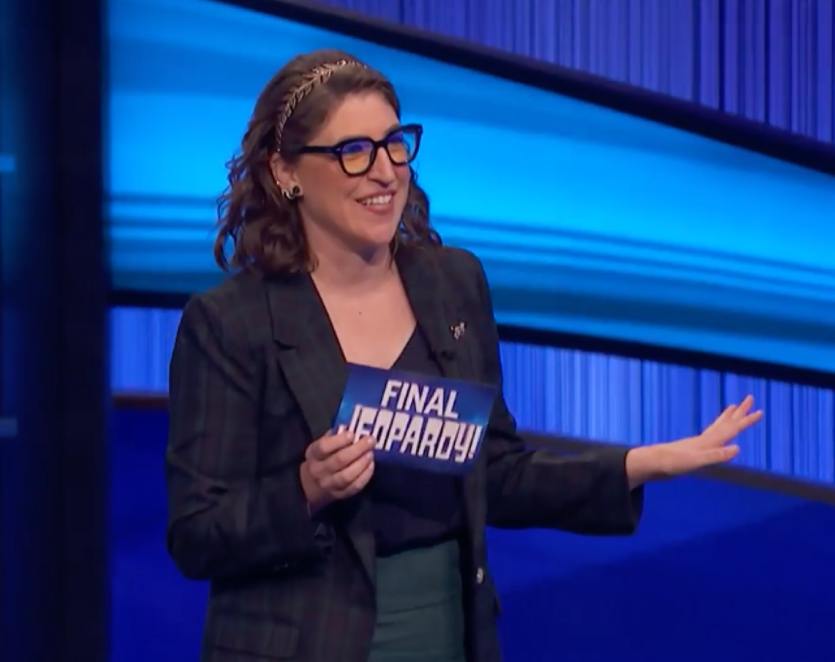 mayim bialik during final jeopardy