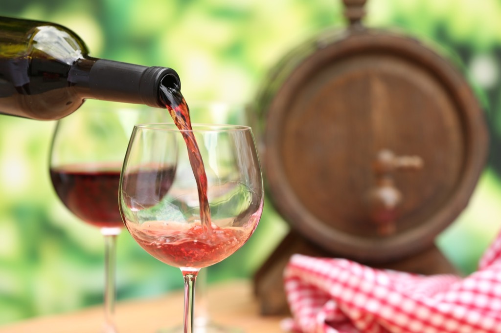 pouring red wine benefits of wine